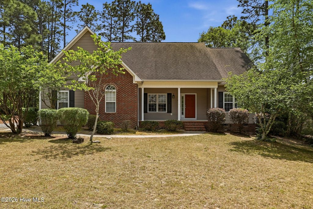 Photo of 6 Moore Drive, Pinehurst, NC 28374 (MLS # 100571060)