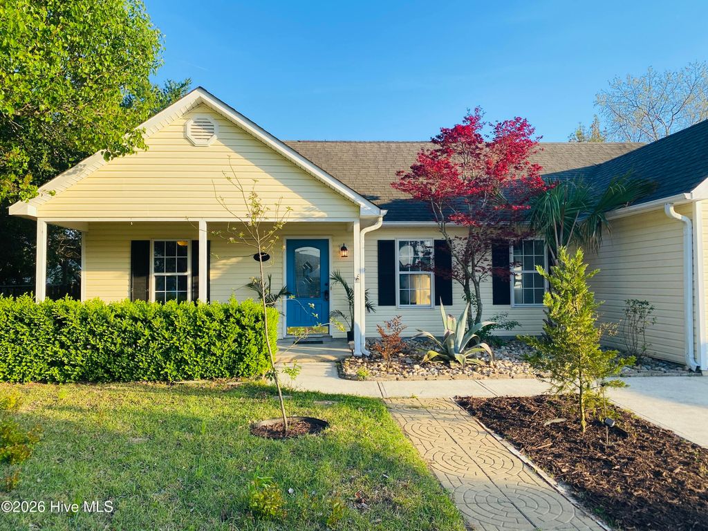 Photo of 802 Caspian Court, Wilmington, NC 28411 (MLS # 100562319)