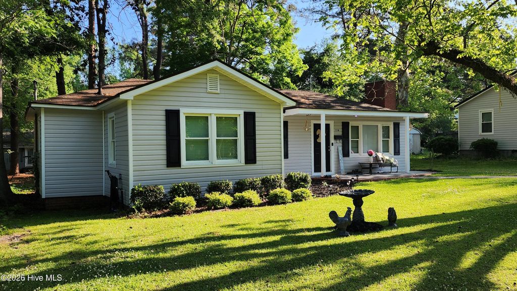 Photo of 114 W Frink Street, Whiteville, NC 28472 (MLS # 100567972)