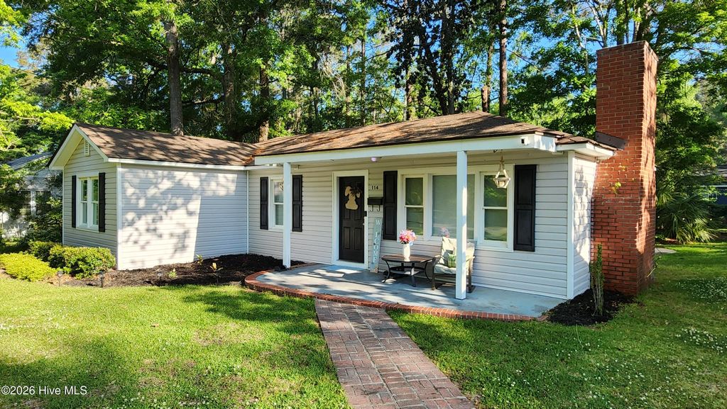 Photo of 114 W Frink Street, Whiteville, NC 28472 (MLS # 100567972)