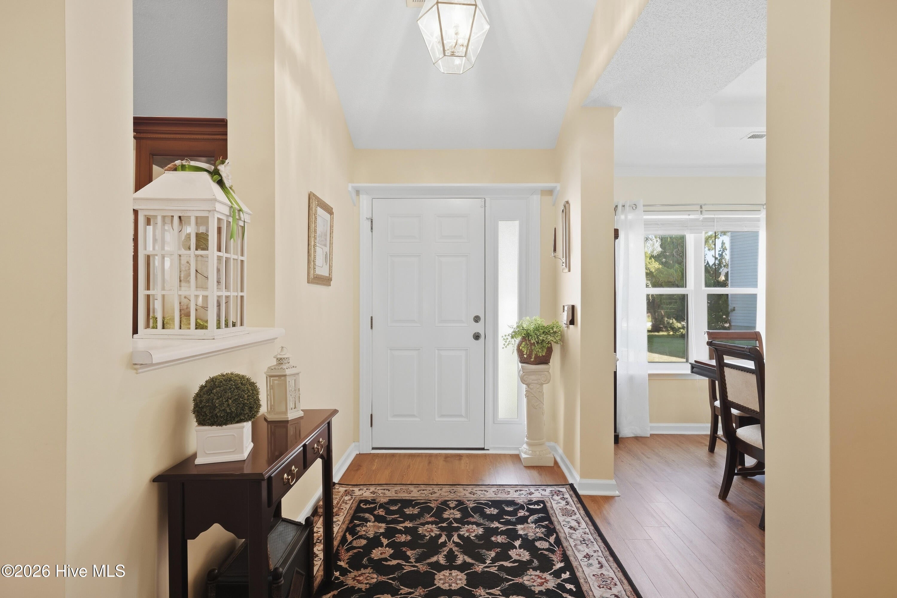 5002 Blue Grass Court