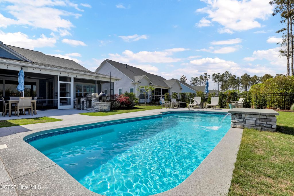 Photo of 30 Knots Bend Drive, Hampstead, NC 28443 (MLS # 100557046)