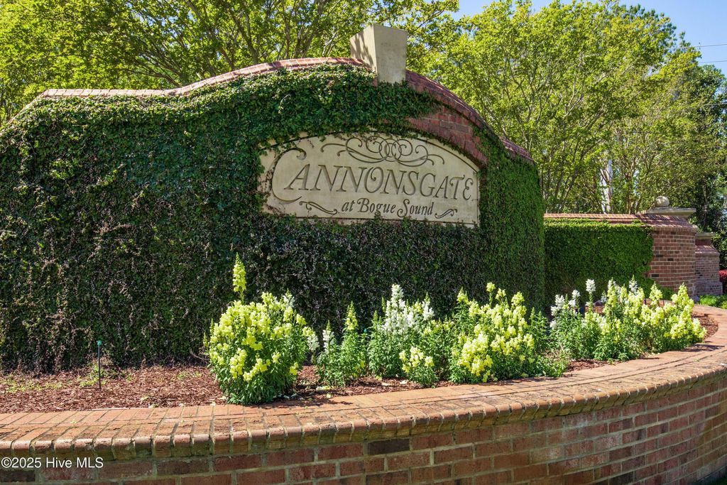 Photo of 657 Cannonsgate Drive, Newport, NC 28570 (MLS # 100514761)