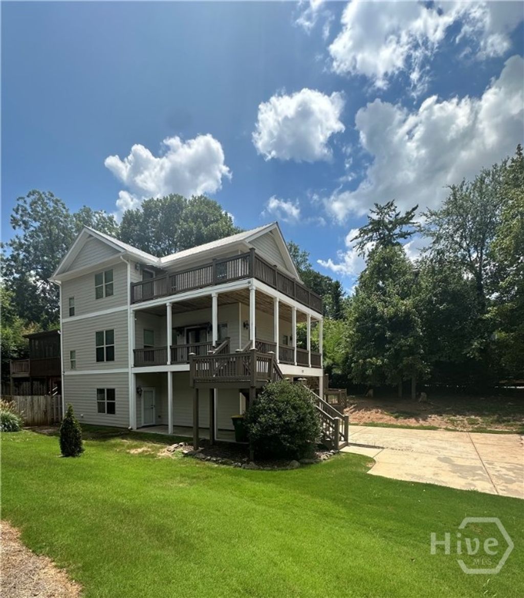 Photo of 132 N Poplar Street, Athens, GA 30606 (MLS # CL346365)