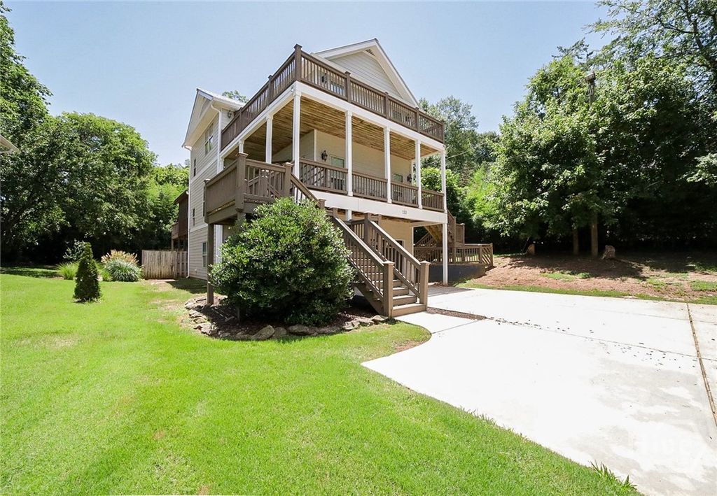 Photo of 132 N Poplar Street, Athens, GA 30606 (MLS # CL346365)