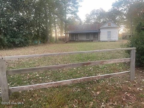 Homes For Sale - 1890 Oneal Road<br/> Whitakers, NC 27891