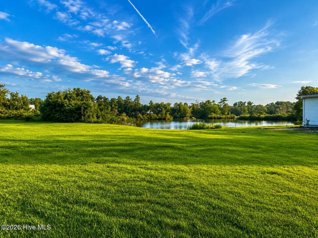 Photo of 101 Shoreview Drive, New Bern, NC 28562 (MLS # 100481482)