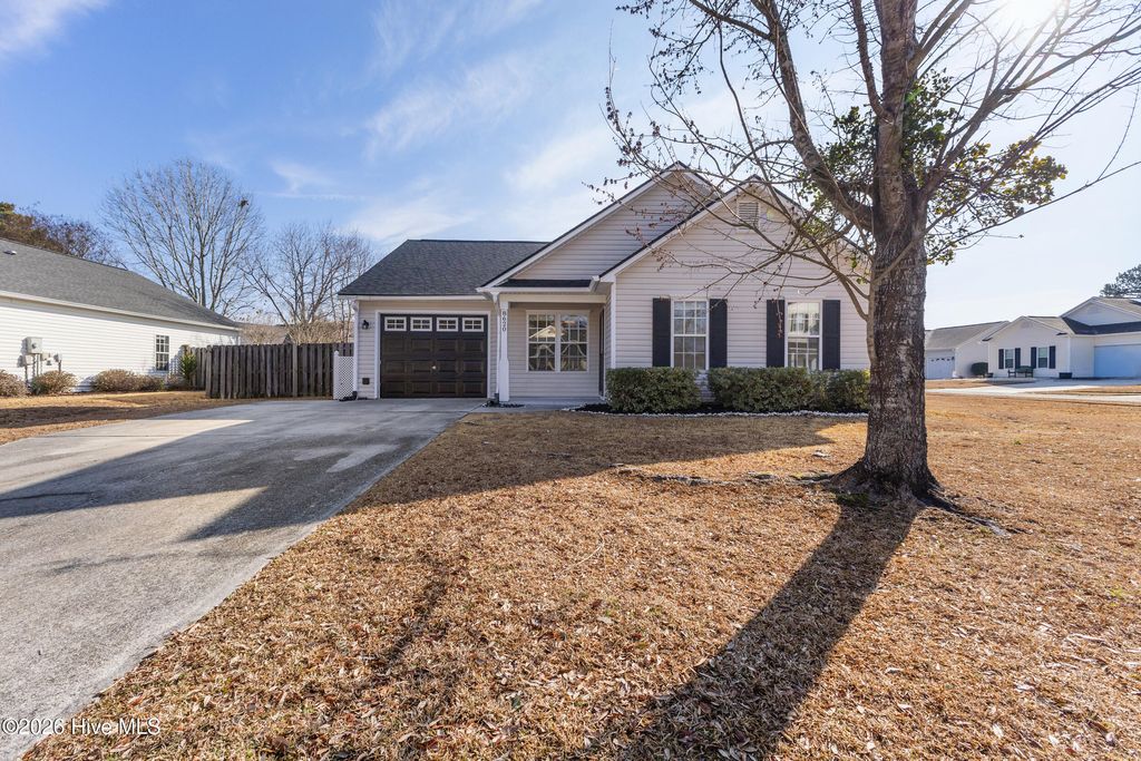 Photo of 8620 Orchard Loop Road NE, Leland, NC 28451 (MLS # 100553456)
