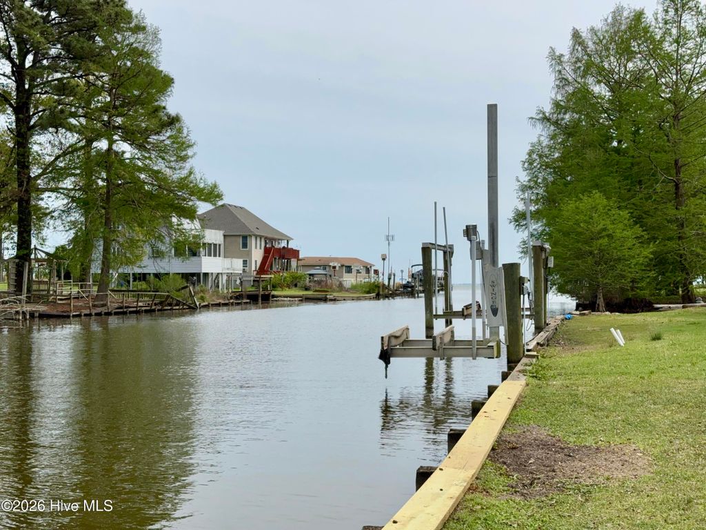 Photo of 172 Sunset Circle, Hertford, NC 27944 (MLS # 100565589)