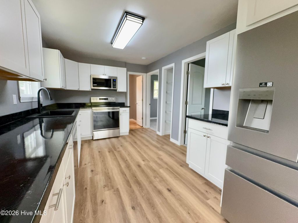 Photo of 172 Sunset Circle, Hertford, NC 27944 (MLS # 100565589)