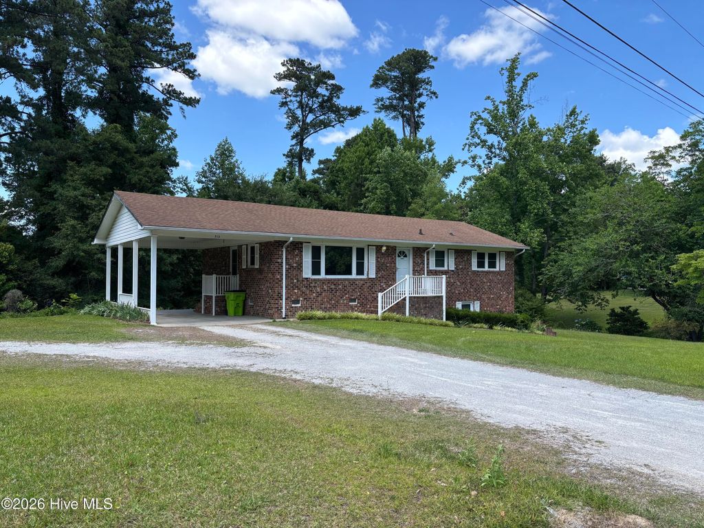 Photo of 312 Neuse Cliffs Road, New Bern, NC 28560 (MLS # 100575859)