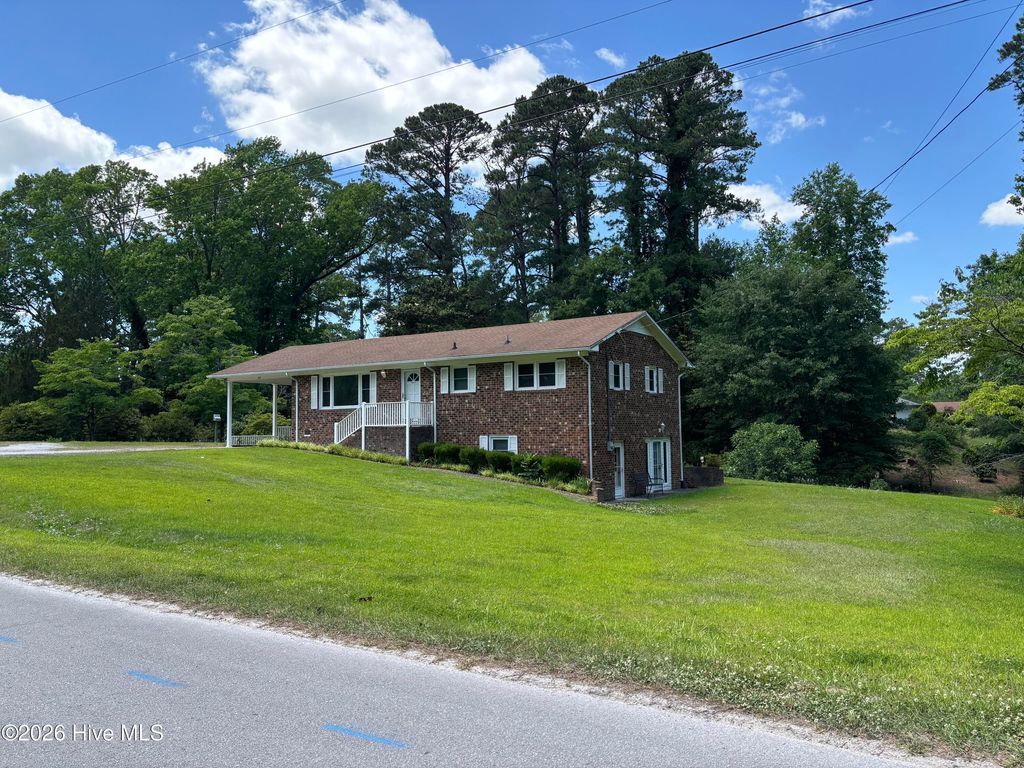 Photo of 312 Neuse Cliffs Road, New Bern, NC 28560 (MLS # 100575859)