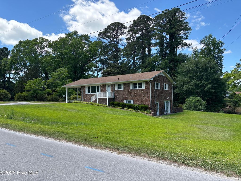 Photo of 312 Neuse Cliffs Road, New Bern, NC 28560 (MLS # 100575859)