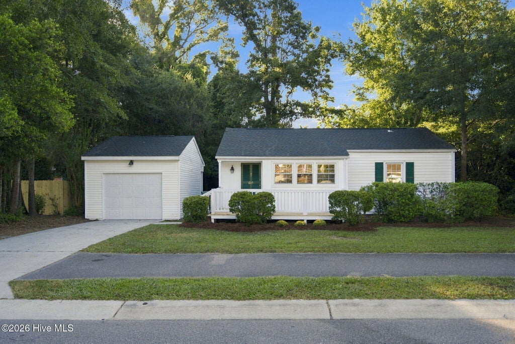 Photo of 805 Rosemont Avenue, Wilmington, NC 28403 (MLS # 100607600)