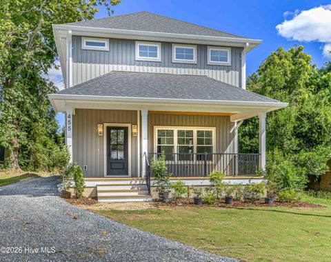 Homes For Sale - 455 W New Hampshire Avenue<br/> Southern Pines, NC 28387
