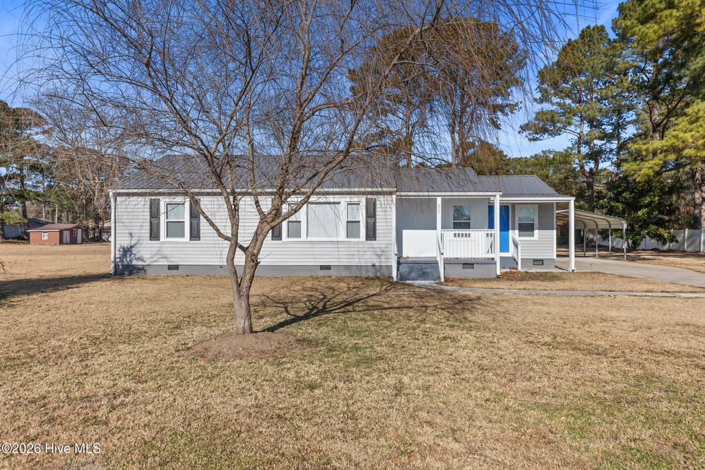 Photo of 217 W Wards Bridge Road, Warsaw, NC 28398 (MLS # 100547435)