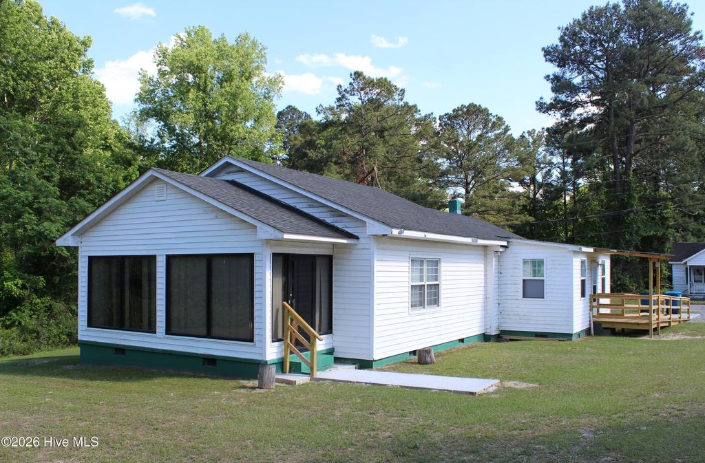 Photo of 1329 New Street, Murfreesboro, NC 27855 (MLS # 100572744)