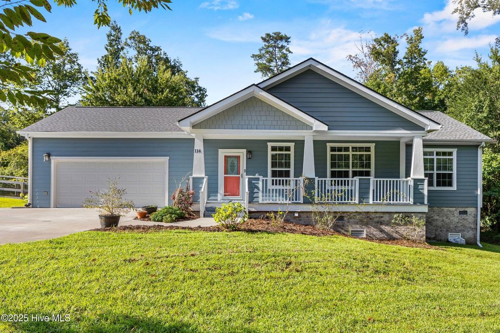 Photo of 114 Lands End Court, Hampstead, NC 28443 (MLS # 100528146)