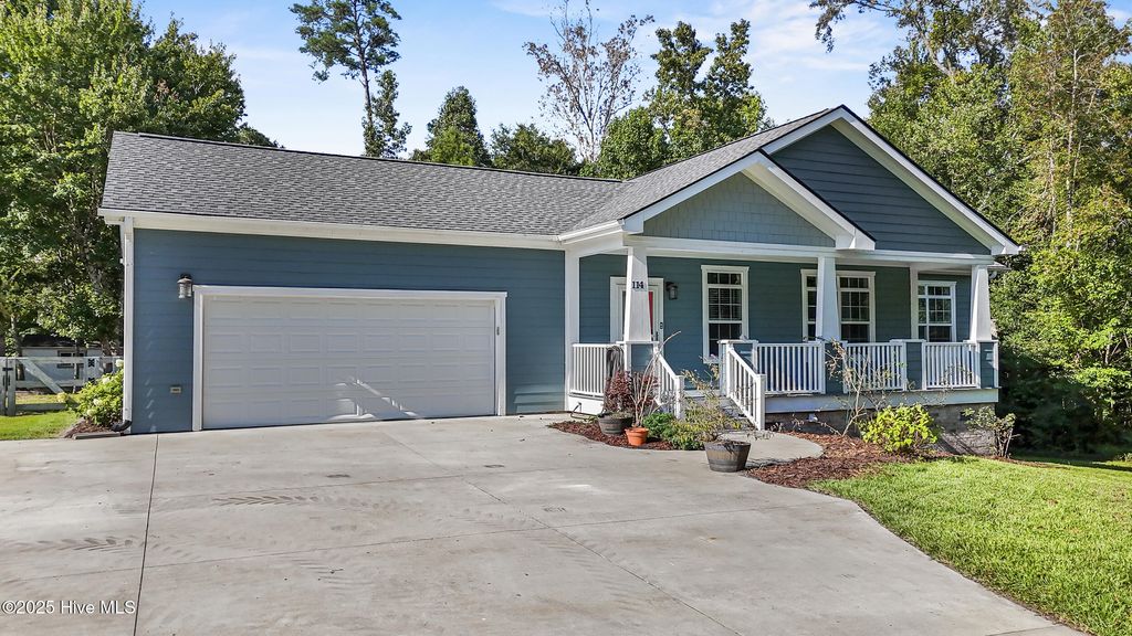 Photo of 114 Lands End Court, Hampstead, NC 28443 (MLS # 100528146)