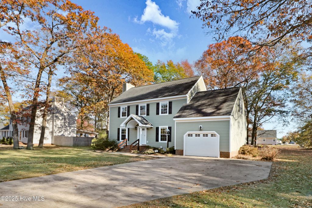 Photo of 504 Gold Leaf Drive, Goldsboro, NC 27534 (MLS # 100535731)