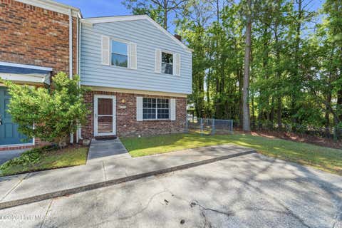 Townhouse For Sale - 200 Myrtlewood Circle<br/> Onslow County, Jacksonville, NC 28546
