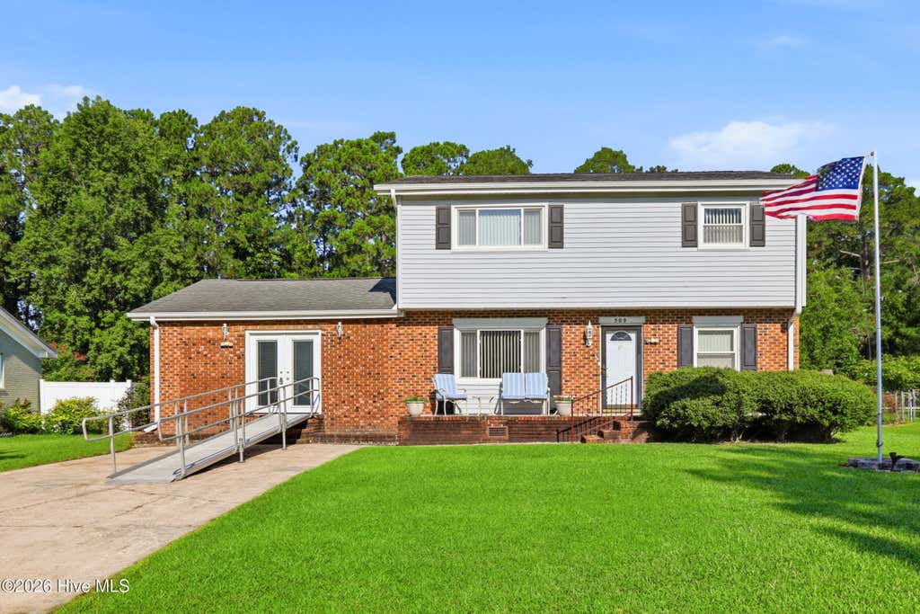 Photo of 509 Oakwood Avenue, Jacksonville, NC 28546 (MLS # 100593170)