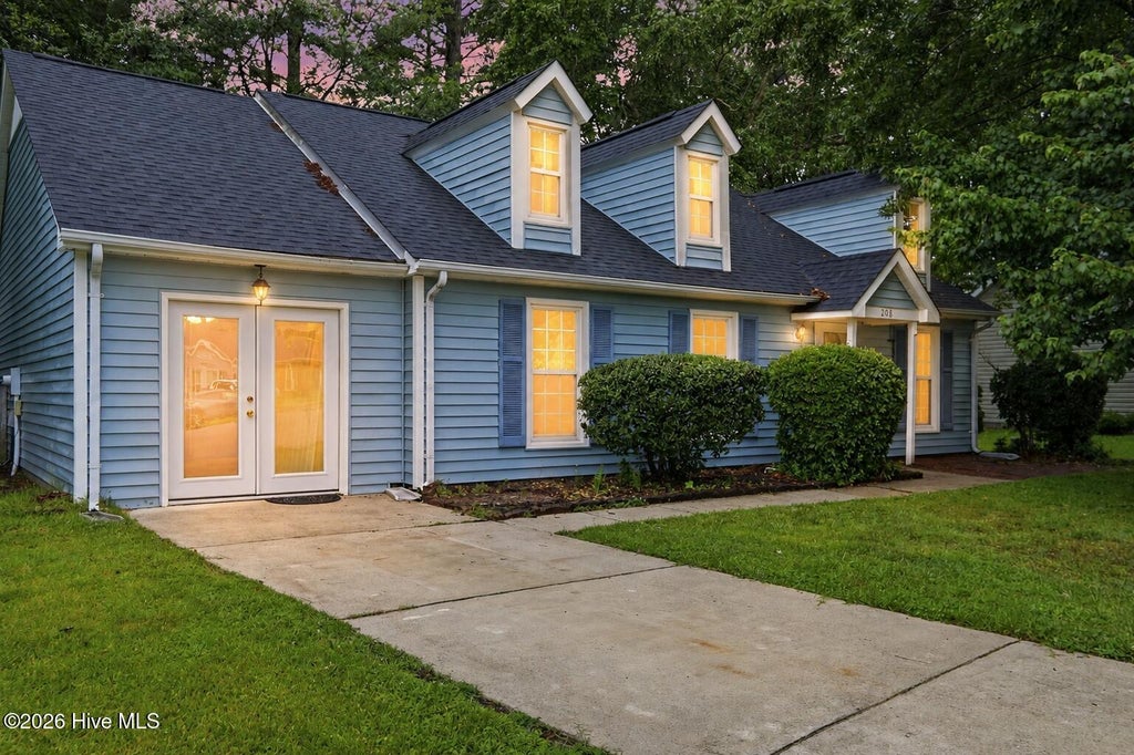 Photo of 208 E Cameron Court, Jacksonville, NC 28546 (MLS # 100583144)
