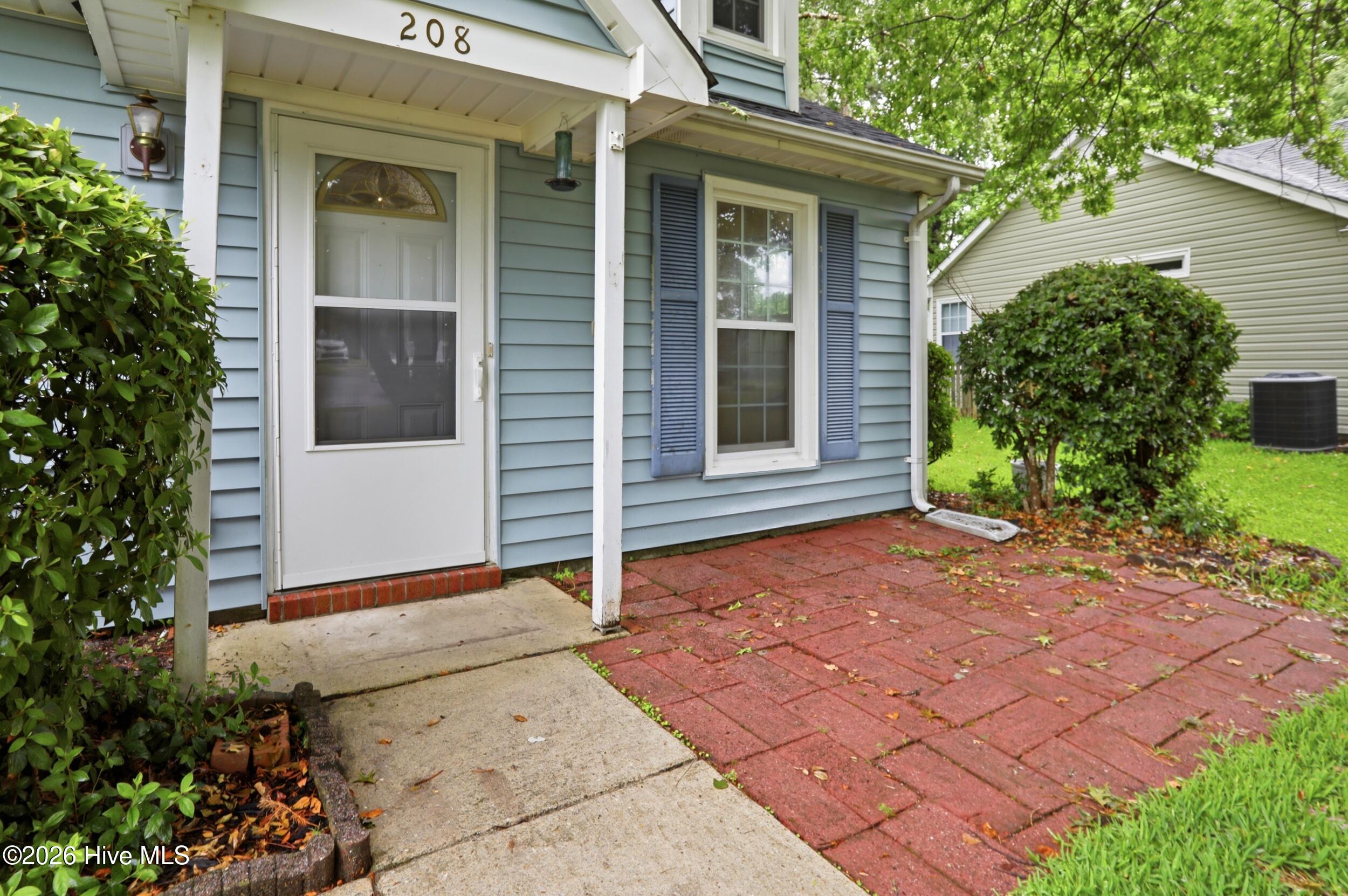 208 E Cameron Court