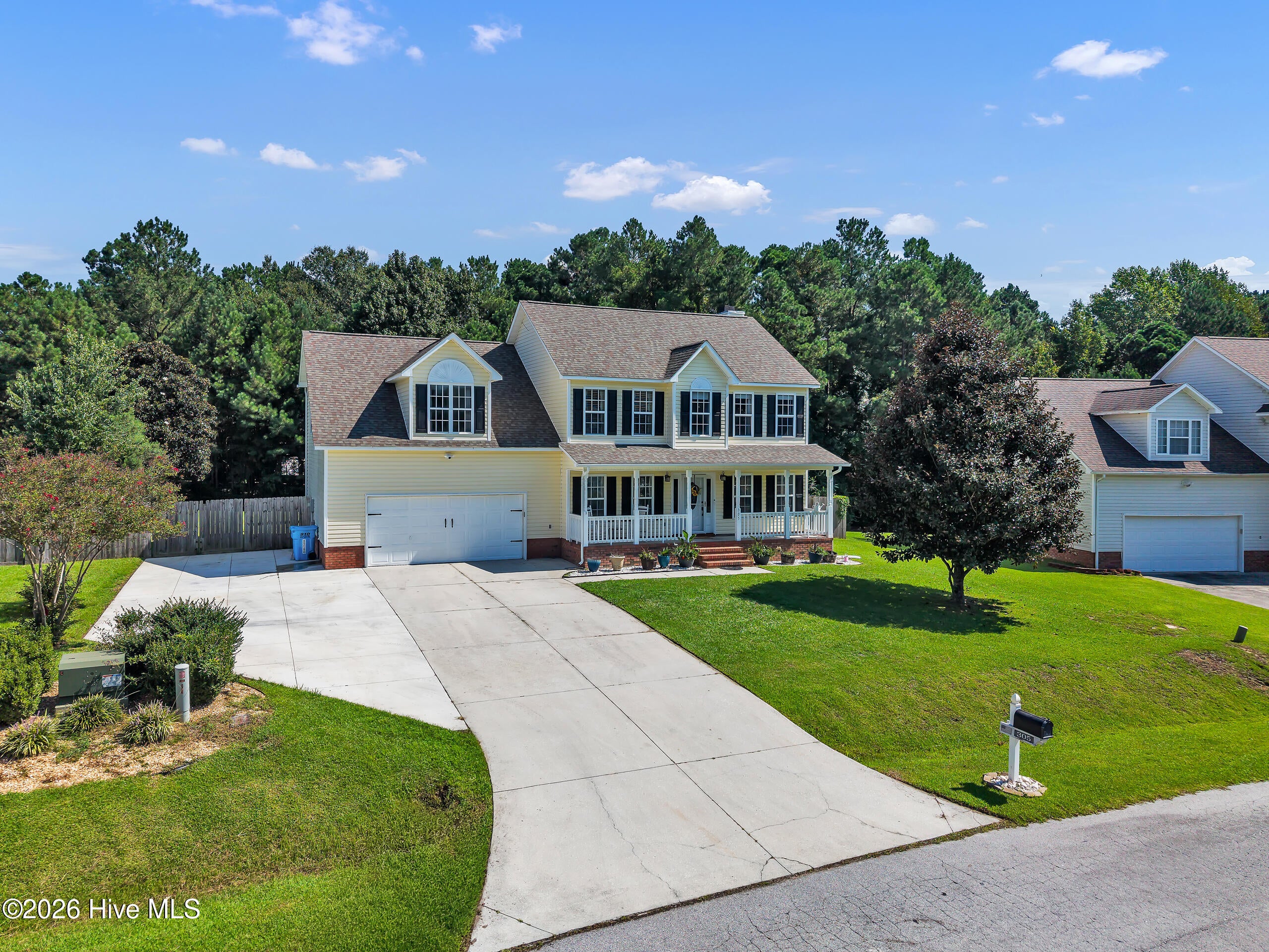305 E Regent Court