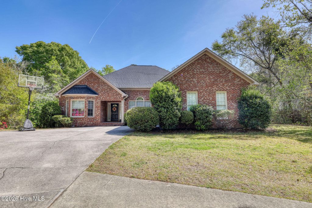 Photo of 218 Hickory Lane, Hampstead, NC 28443 (MLS # 100565672)