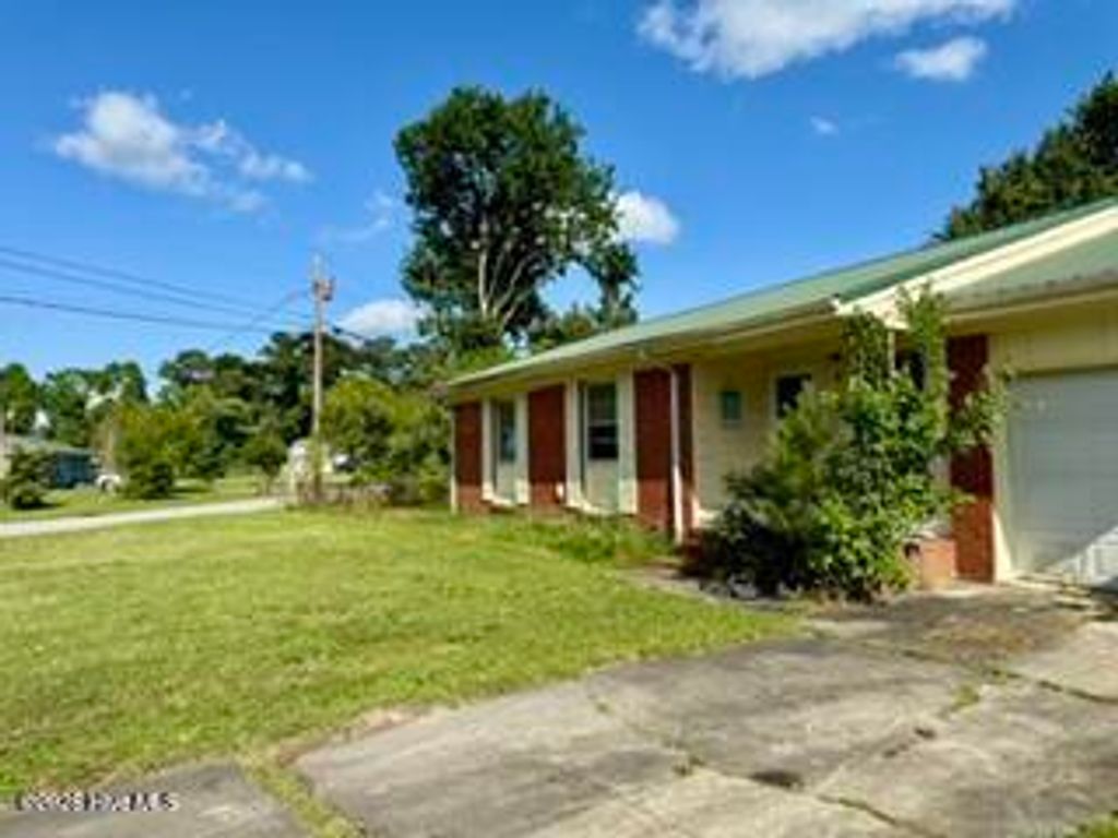 Photo of 6 Cornell Drive, Jacksonville, NC 28546 (MLS # 100573750)