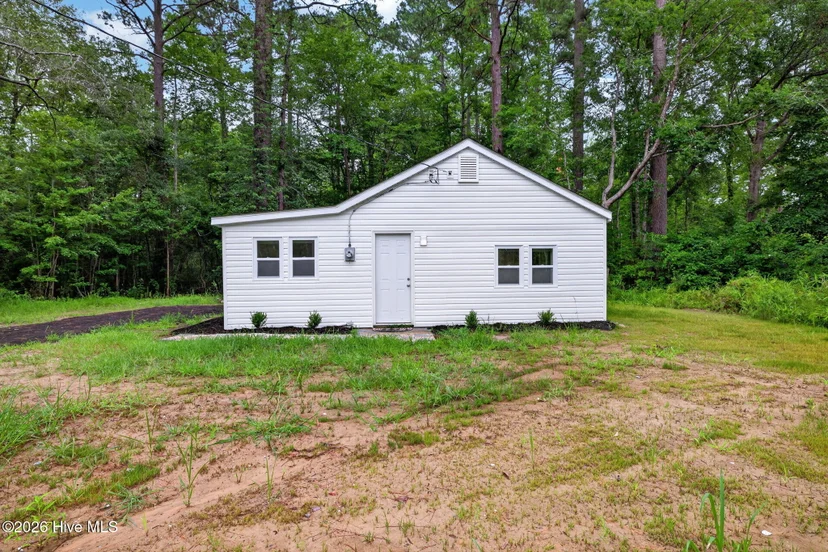 653 Poyners Road, photo 1 of 17