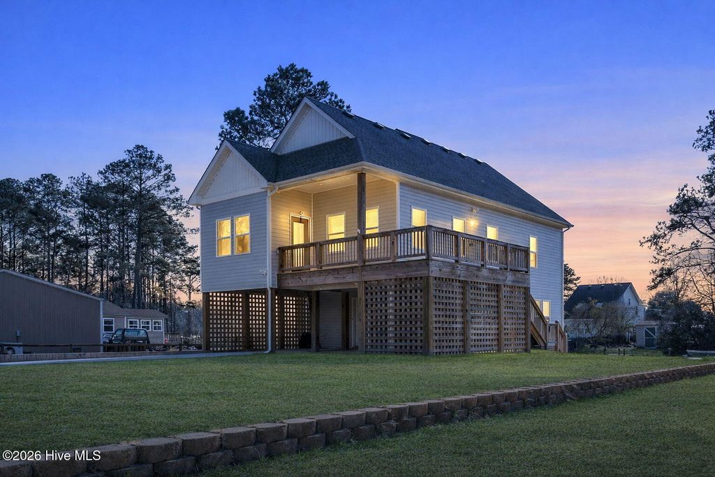 Photo of 105 Barracuda Street, Moyock, NC 27958 (MLS # 100554305)