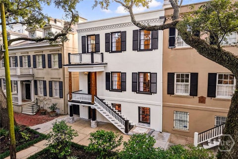 Homes For Sale - 215 E Jones Street<br/> Chatham County, Savannah, GA 31401