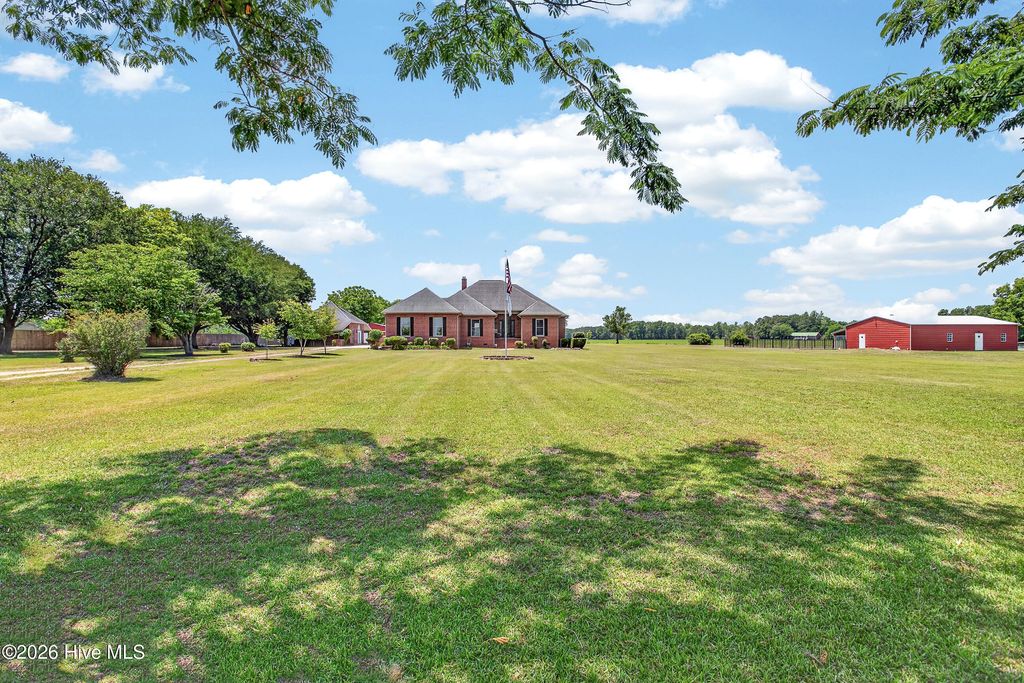 Photo of 2732 White Oak River Road, Maysville, NC 28555 (MLS # 100575608)