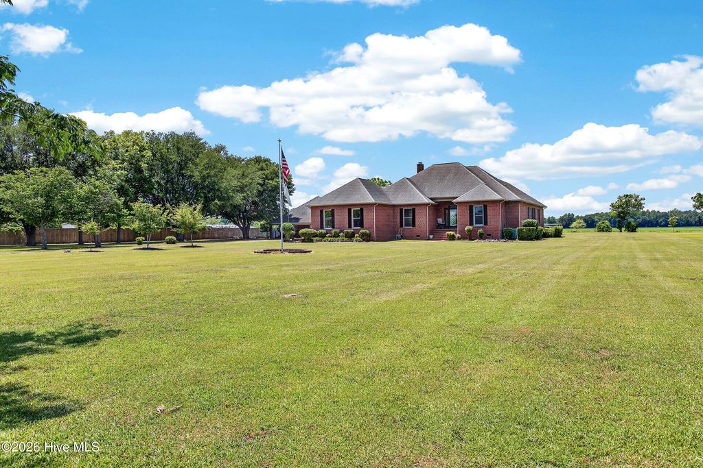 Photo of 2732 White Oak River Road, Maysville, NC 28555 (MLS # 100575608)