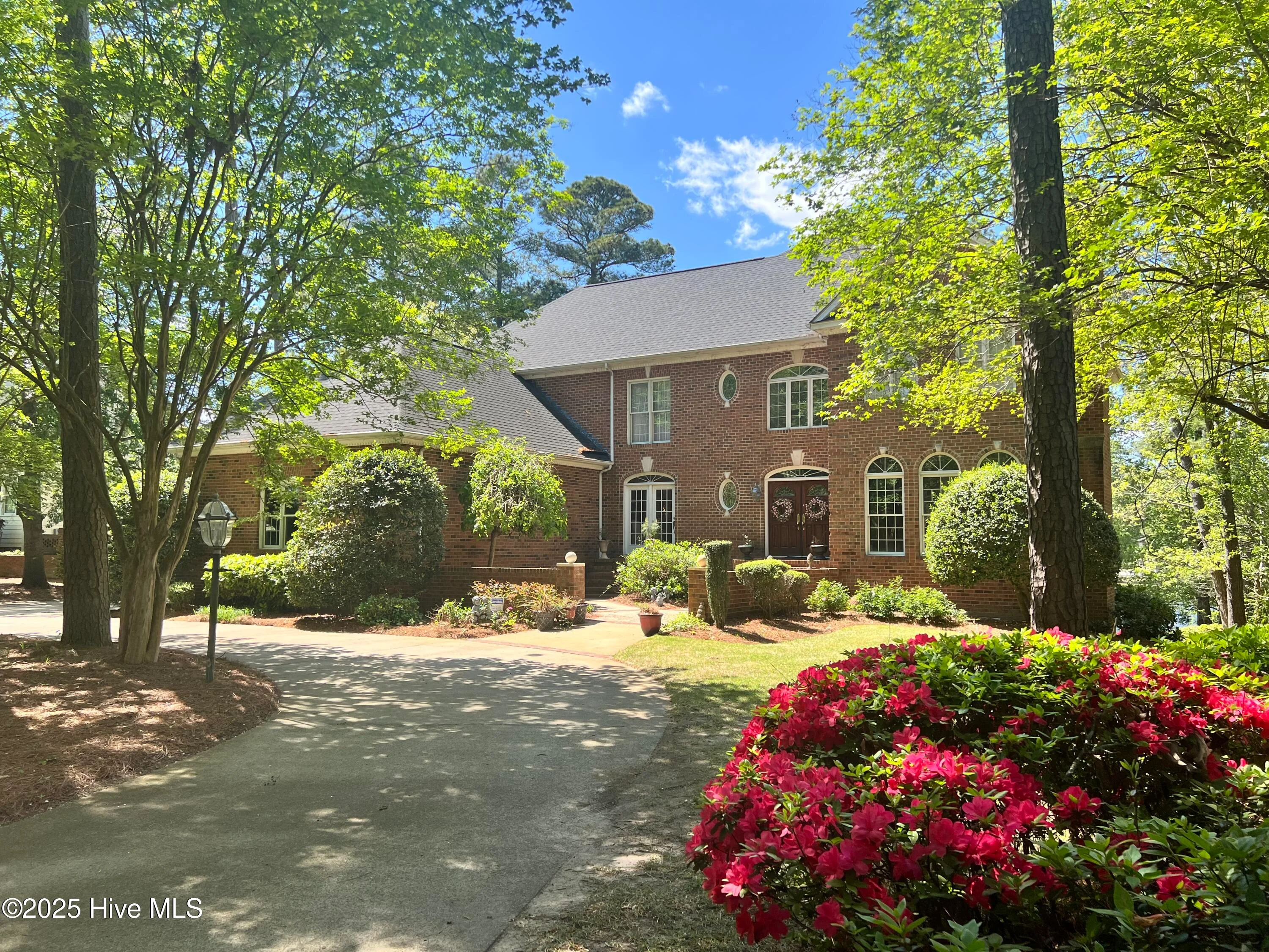 421 Dogwood Trail