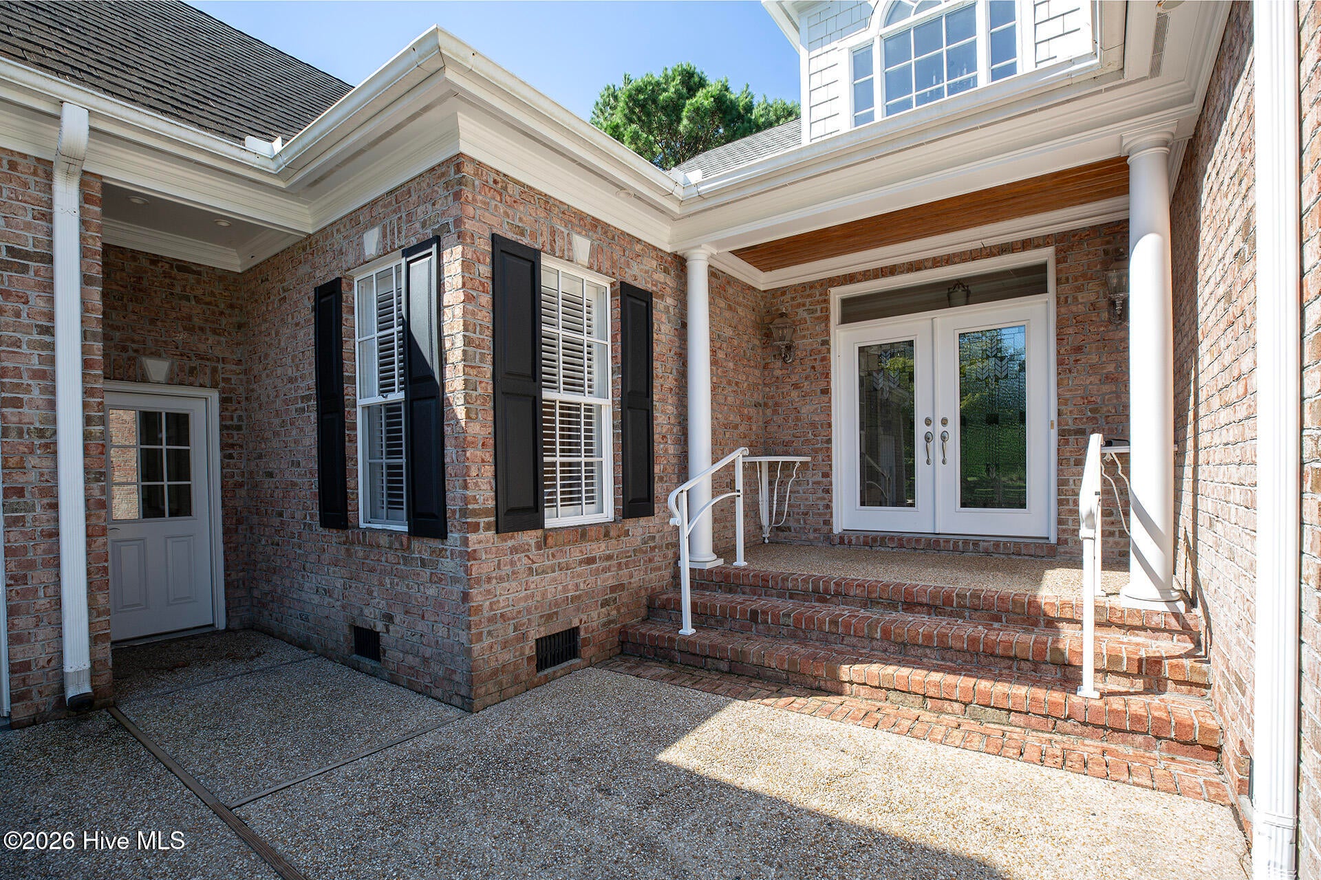 2104 Bay Colony Lane