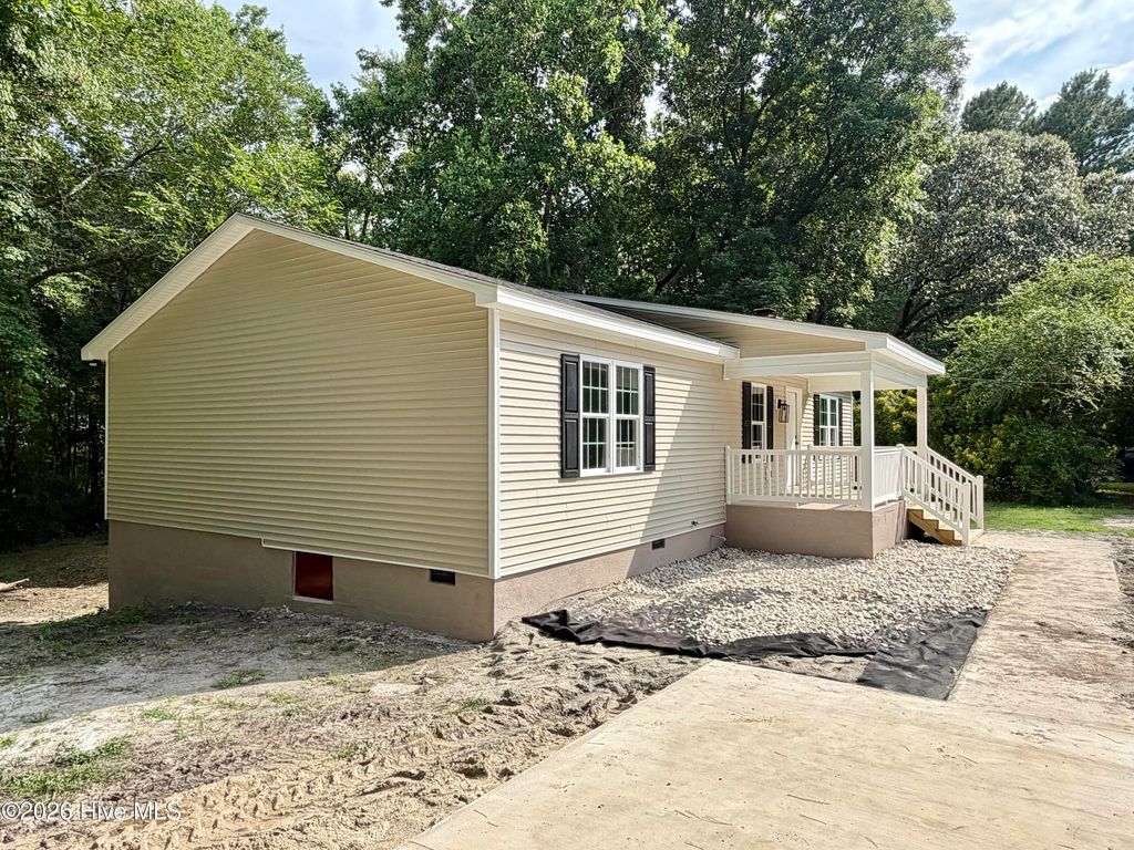 Photo of 133 Anglers Cove Road, Hertford, NC 27944 (MLS # 100586179)
