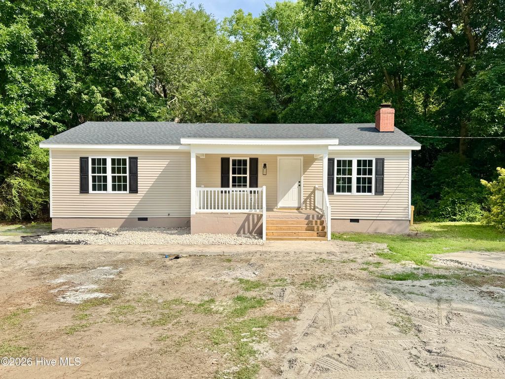 Photo of 133 Anglers Cove Road, Hertford, NC 27944 (MLS # 100586179)