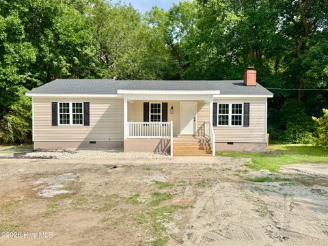 Photo of 133 Anglers Cove Road, Hertford, NC 27944 (MLS # 100586179)