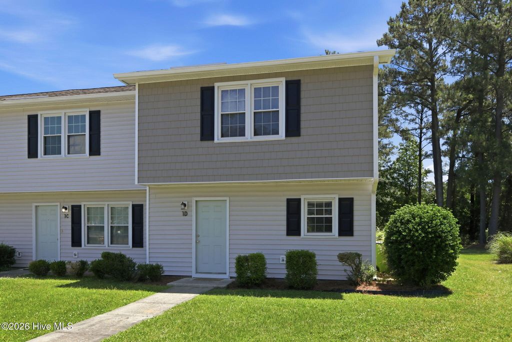 Photo of 1 Portwest Townhouses Court #Apt D, Swansboro, NC 28584 (MLS # 100575958)