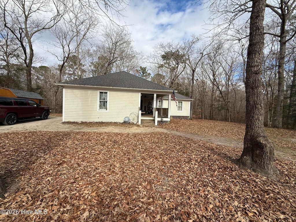 Photo of 241 Paul Drive, Trenton, NC 28585 (MLS # 100549775)