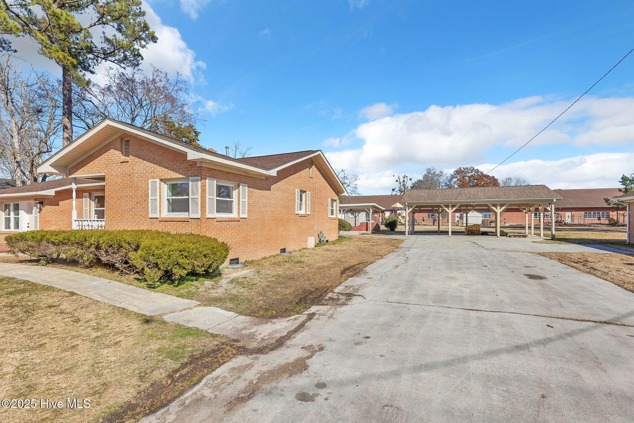 Burgaw, North Carolina 28425, United States, 3 Bedrooms Bedrooms, ,3 BathroomsBathrooms,Residential,Pending,256038