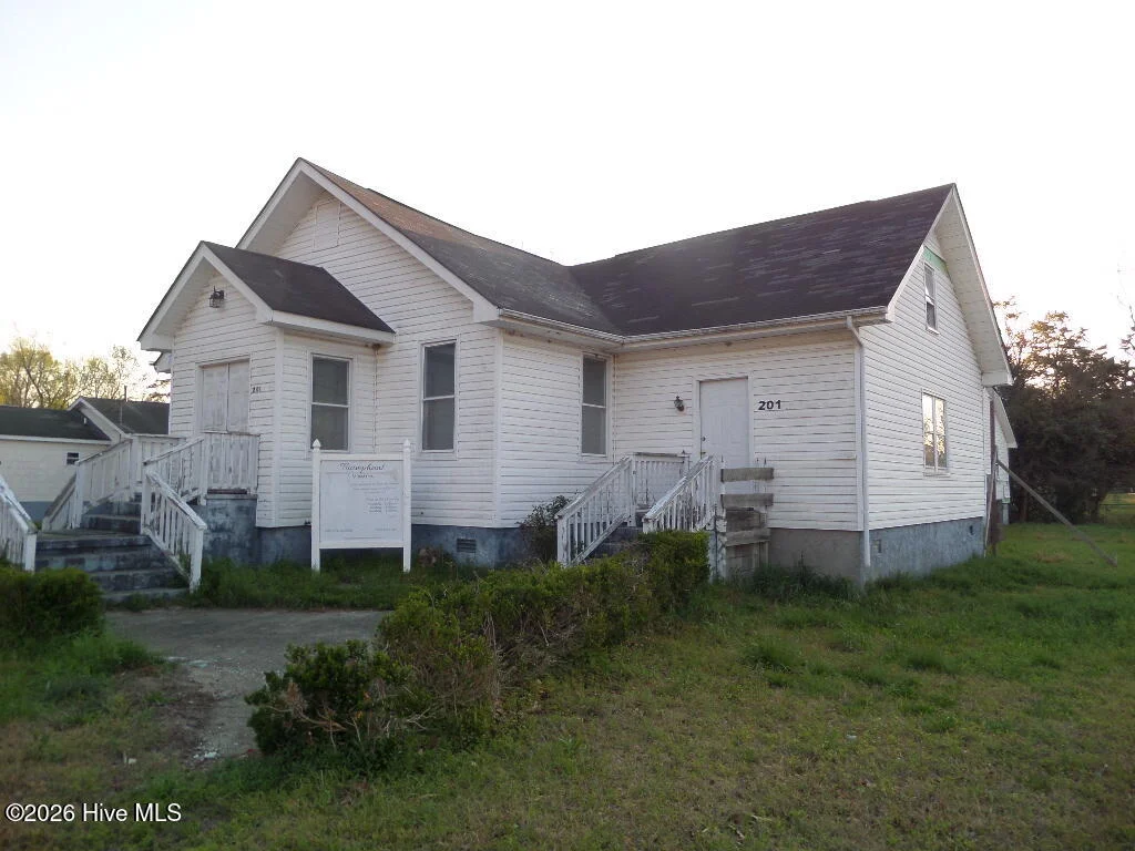 201 Ellington Street