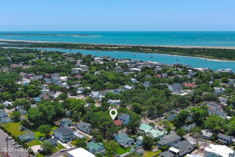 Homes For Sale - 302 Moore Street<br/> Beaufort, NC 28516