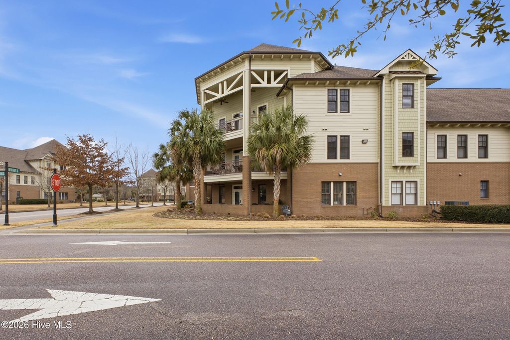 Photo of 561 Garden Terrace Drive #203, Wilmington, NC 28405 (MLS # 100556037)