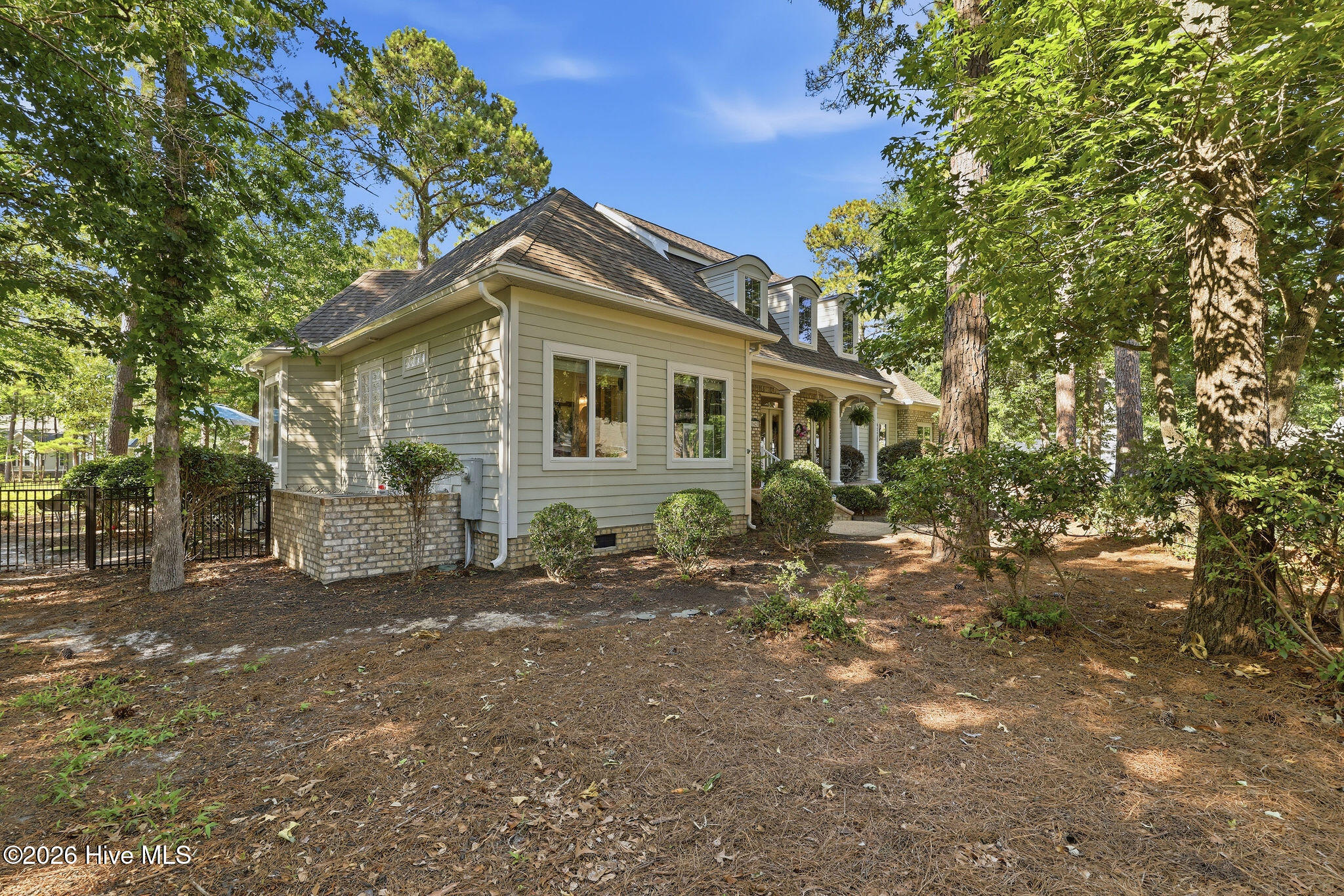 1623 Amberwood Drive SE