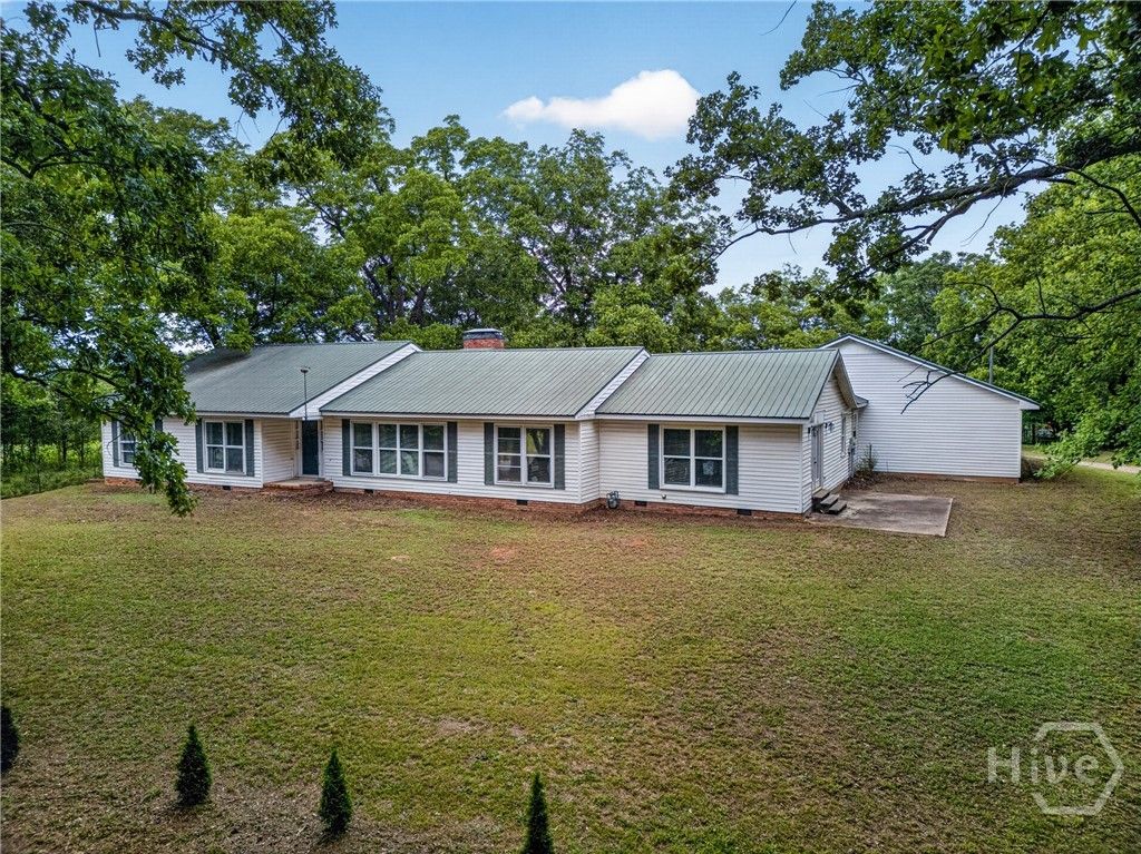 Photo of 2229 Highway 98 E, Danielsville, GA 30633 (MLS # CL355432)