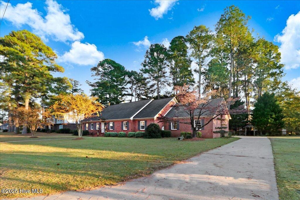 Photo of 1802 Windsor Road, Kinston, NC 28504 (MLS # 100540344)